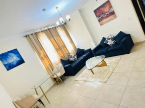 Luxurious & Fully Spacious 2 BR Apt'